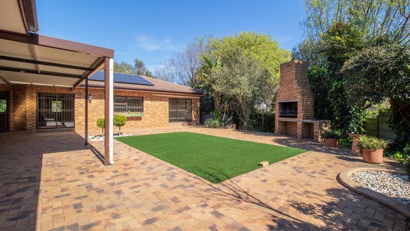 4 Bedroom Property for Sale in Kenridge Western Cape